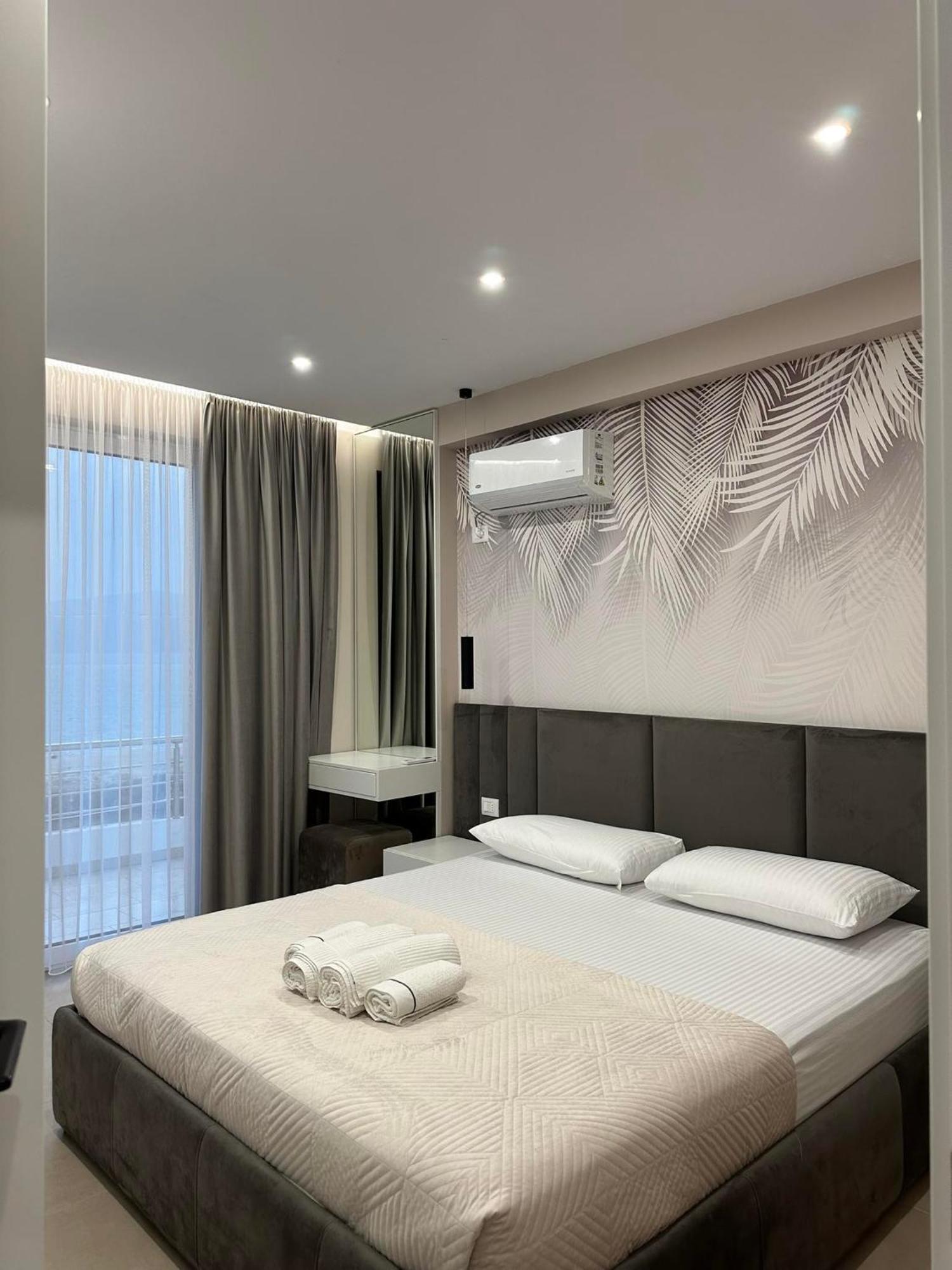 Sea View Apartment Luxury Vlorë Exteriör bild