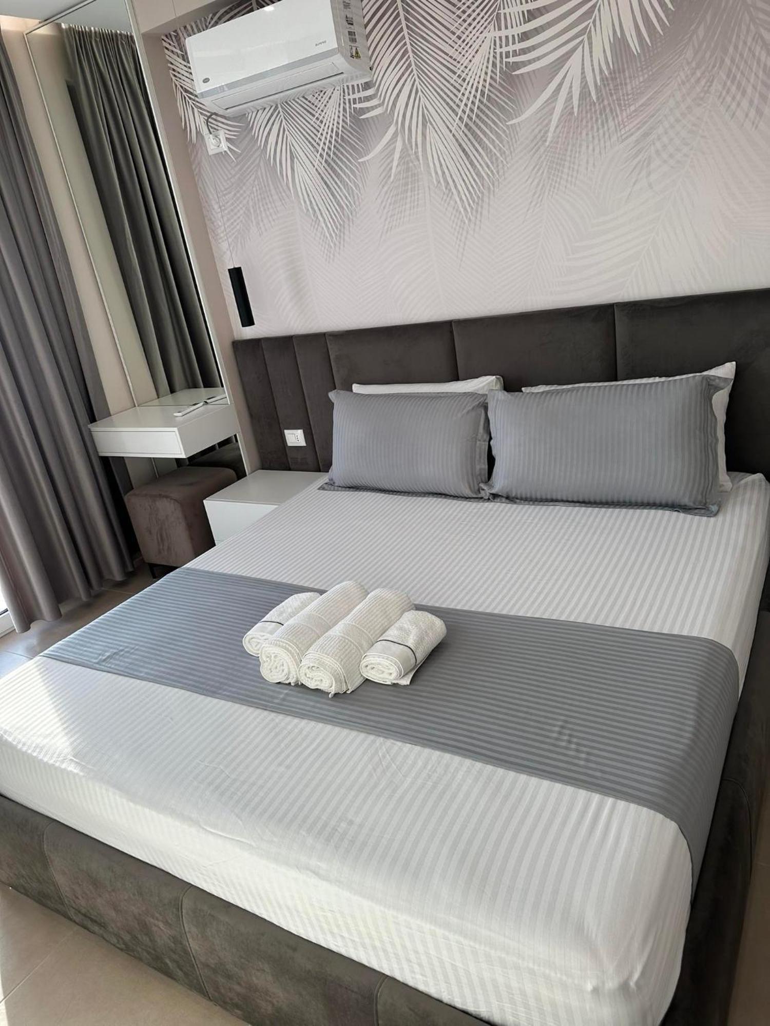 Sea View Apartment Luxury Vlorë Exteriör bild