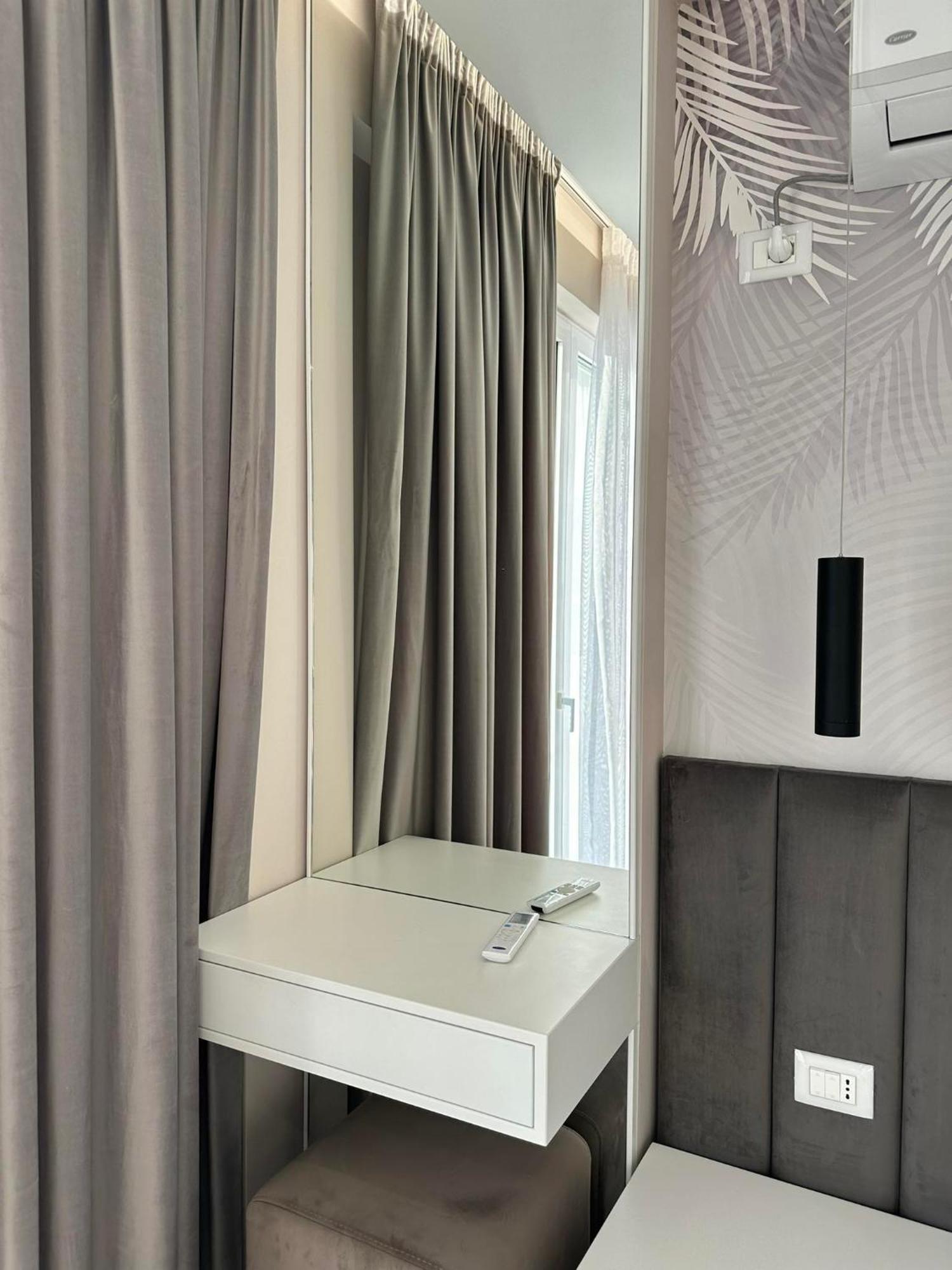 Sea View Apartment Luxury Vlorë Exteriör bild