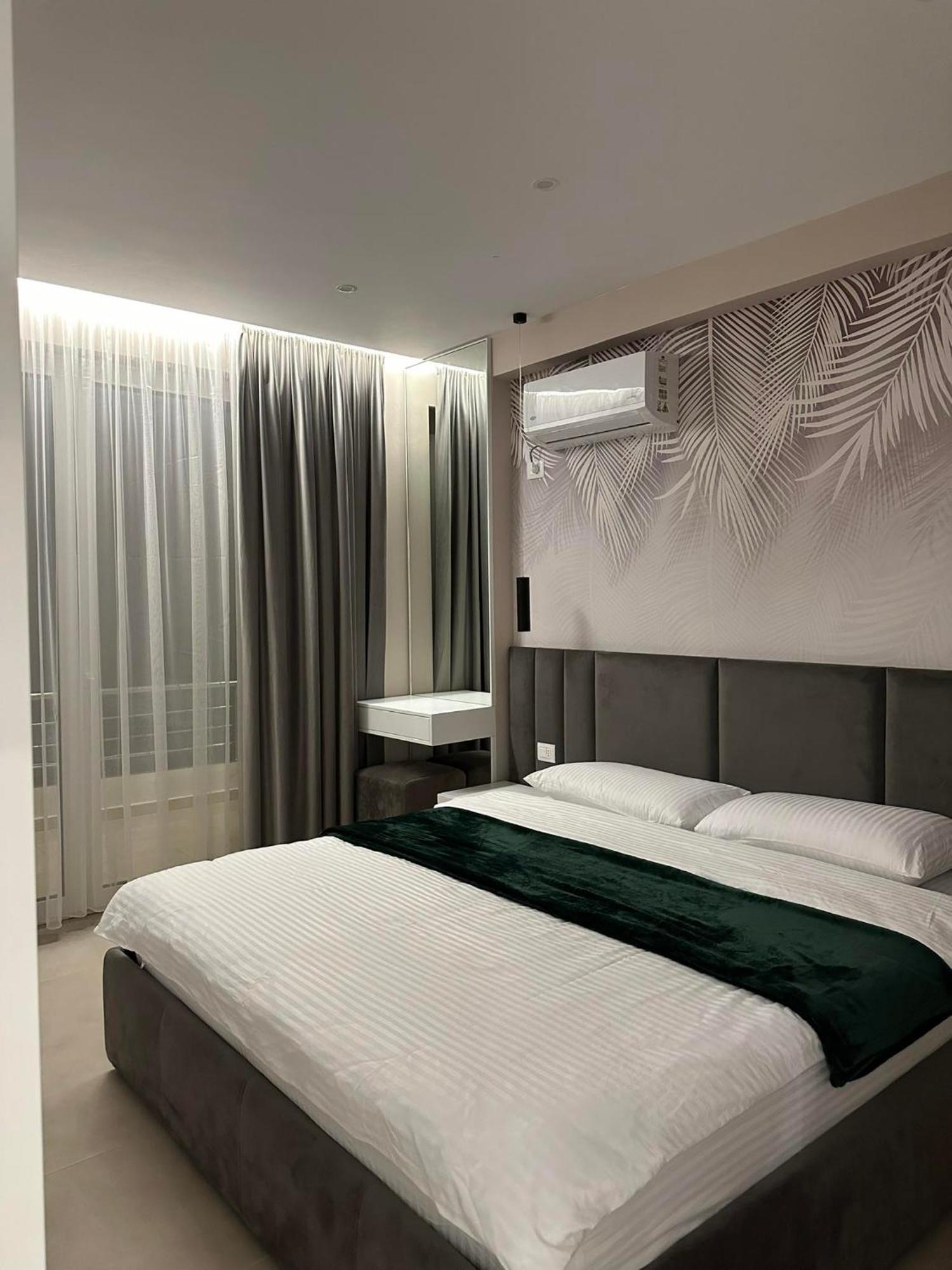 Sea View Apartment Luxury Vlorë Exteriör bild