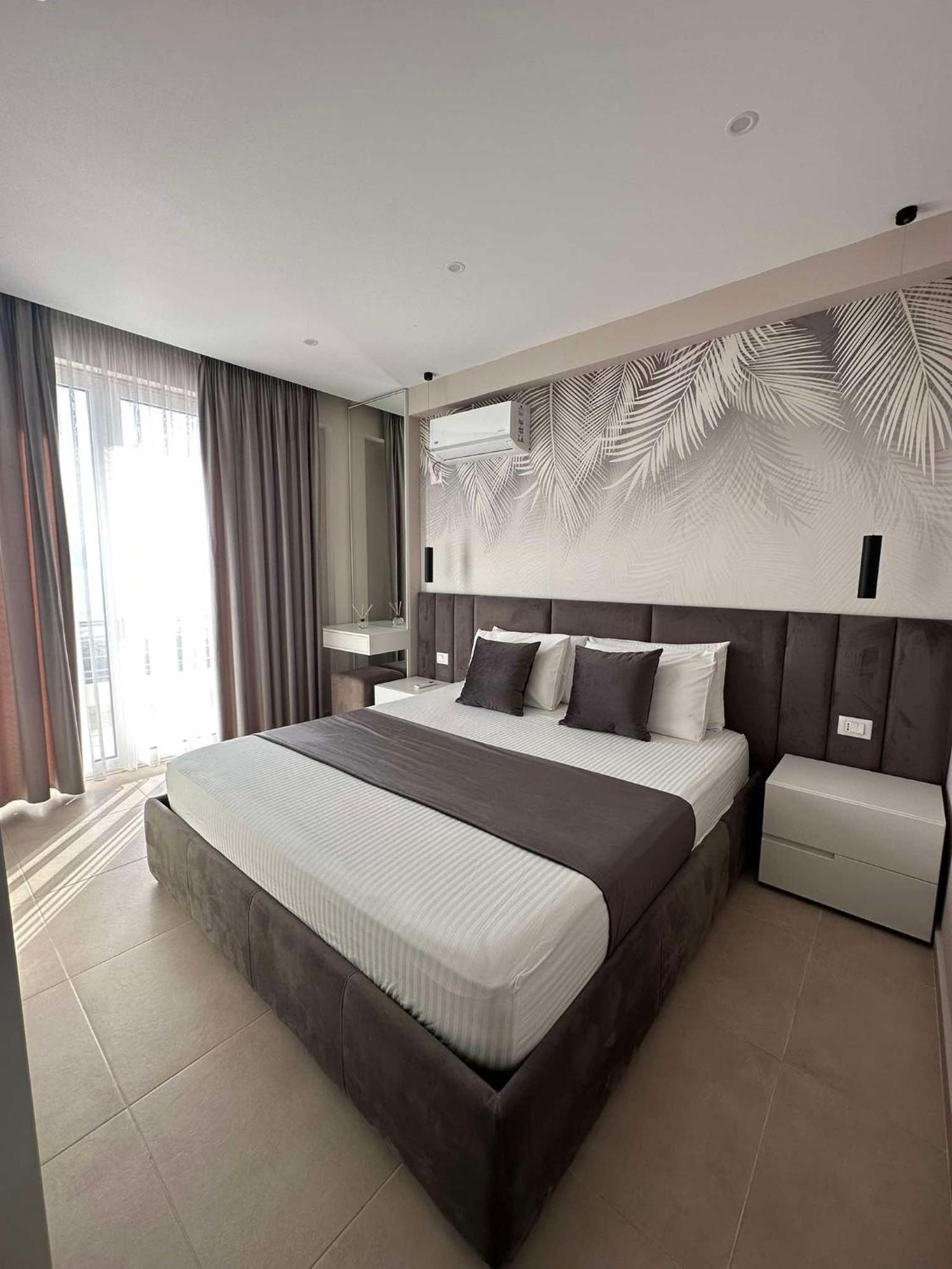 Sea View Apartment Luxury Vlorë Exteriör bild