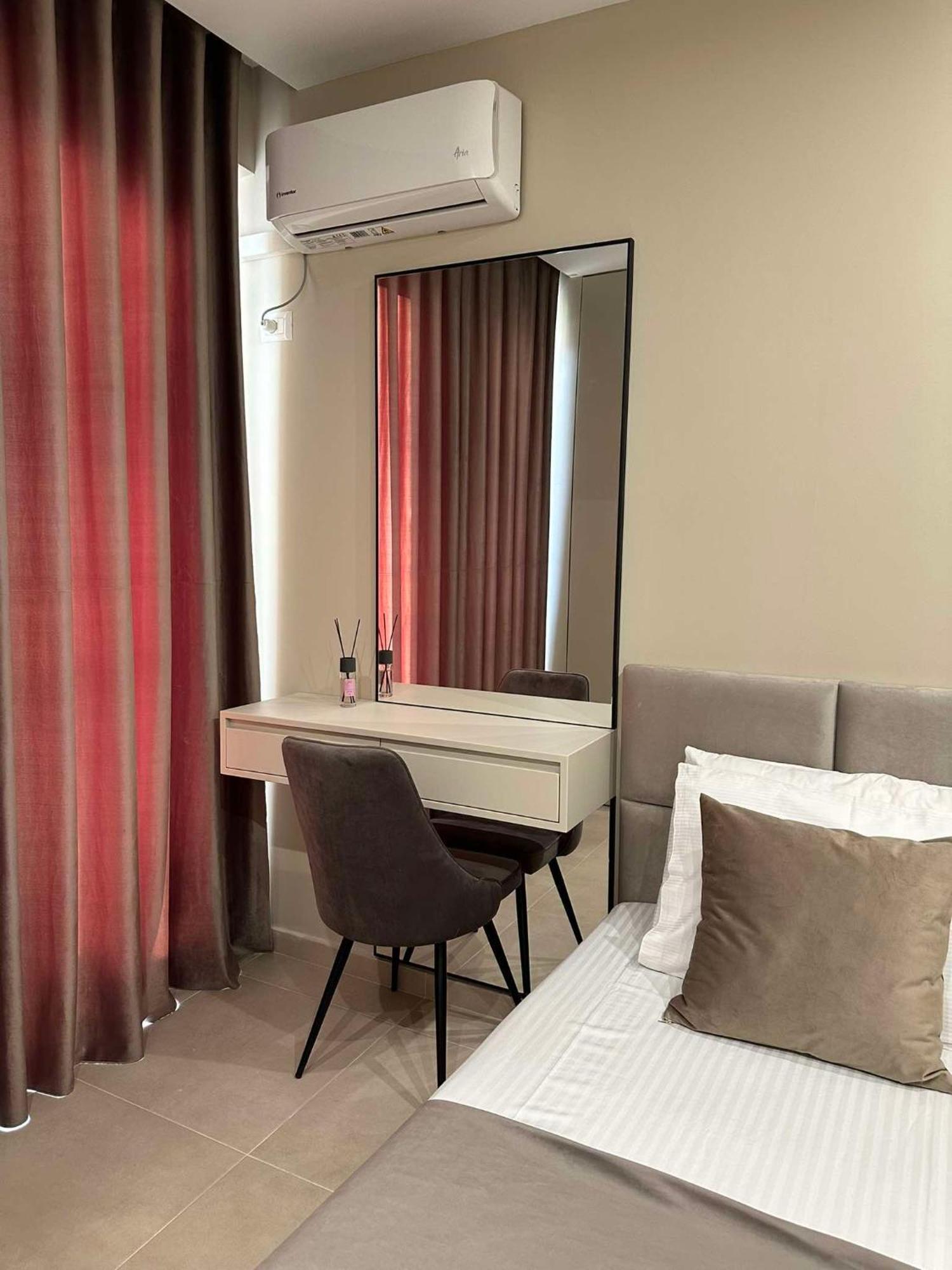 Sea View Apartment Luxury Vlorë Exteriör bild