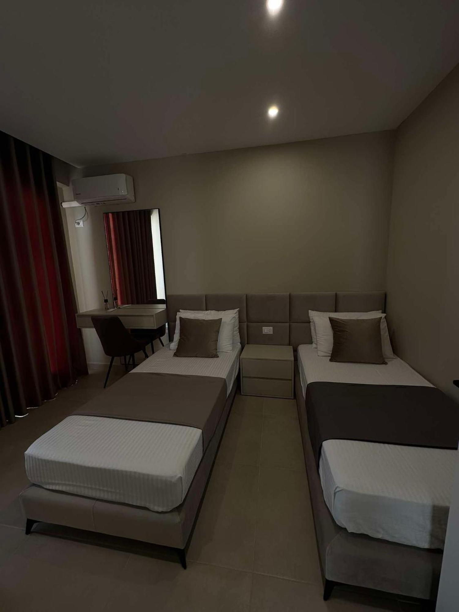 Sea View Apartment Luxury Vlorë Exteriör bild